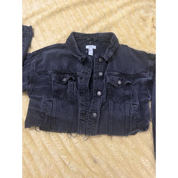 Women’s Black Cropped Denim Jean Jacket Forever 21 Size Small - Picture 3 of 6